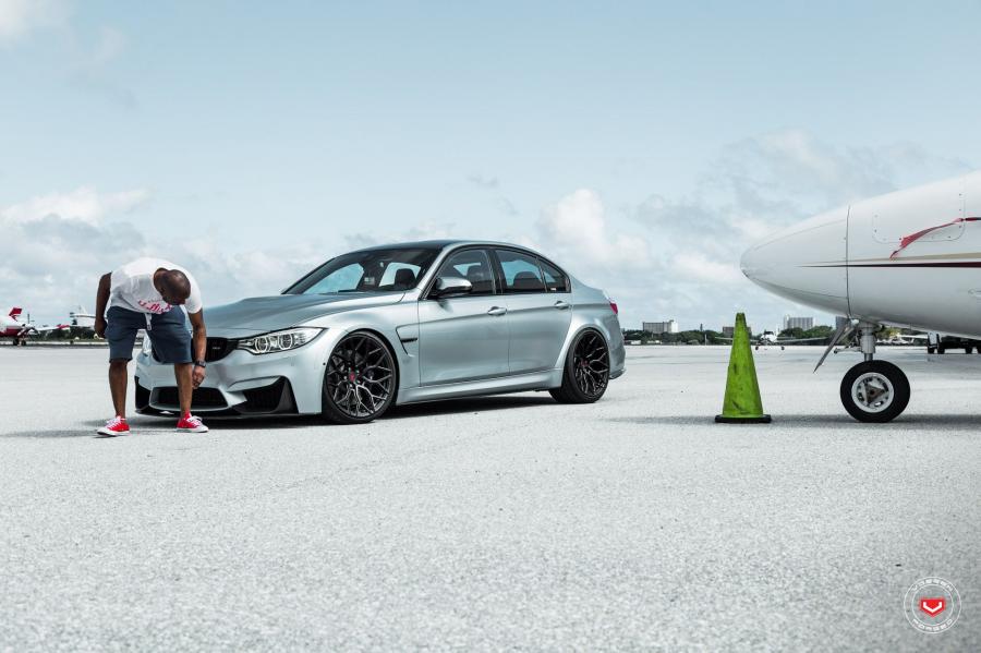  BMW M3 Sedan on Vossen Wheels (S17-01) 2018 года  (фото 9 из 33)
